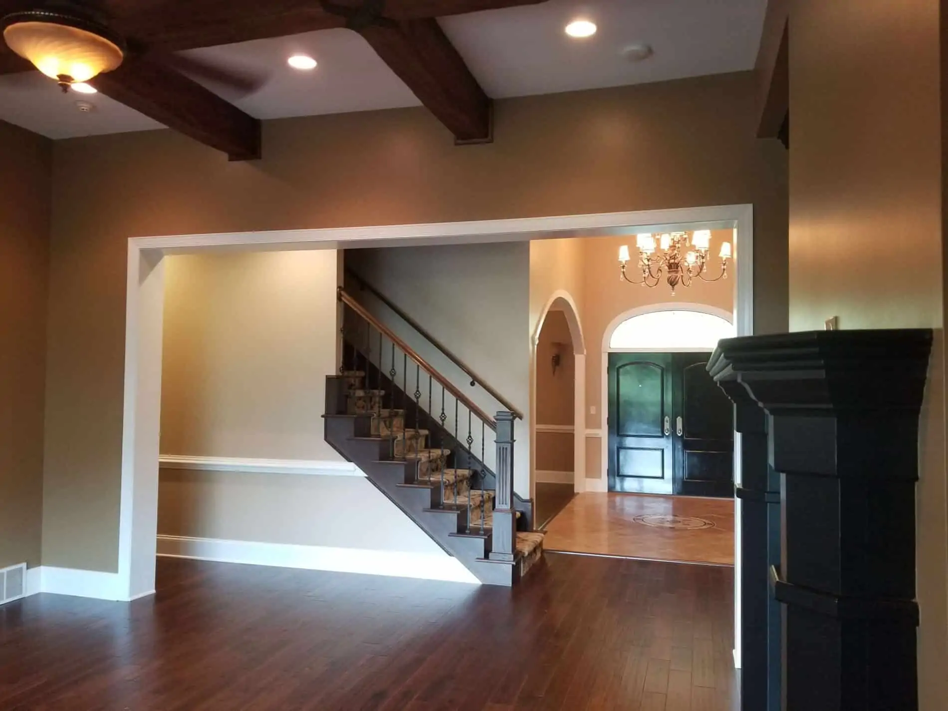 Living room restoration contractor in South Charleston